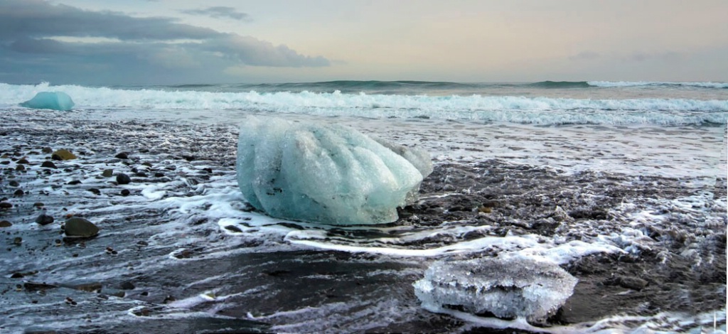  Big and Small ice rocks  tonemapped - ID: 15361898 © Maria Costa