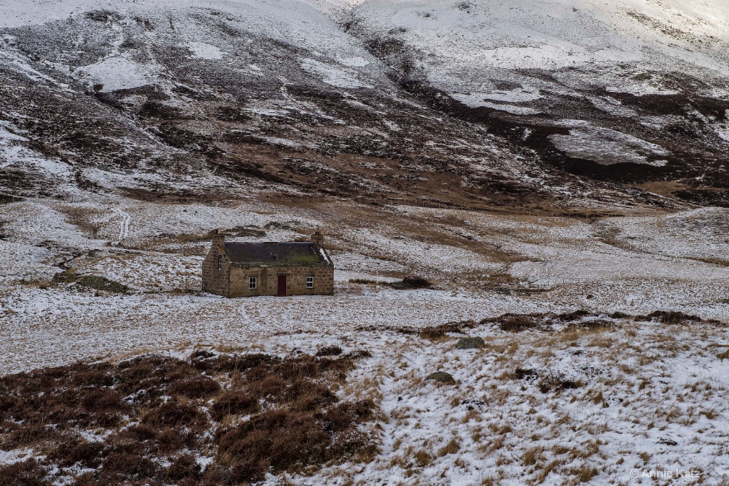 Scottish Home in the Moors - ID: 15378849 © Annie Katz