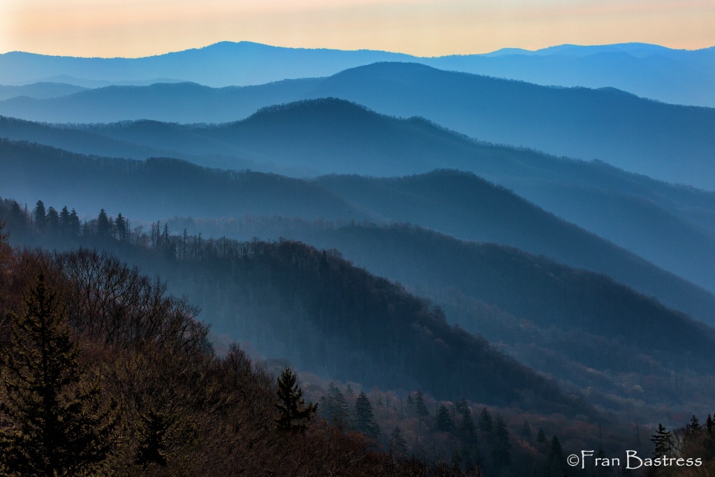 Oconaluftee Overlook , Smoky Mountains - ID: 15379087 © Fran  Bastress