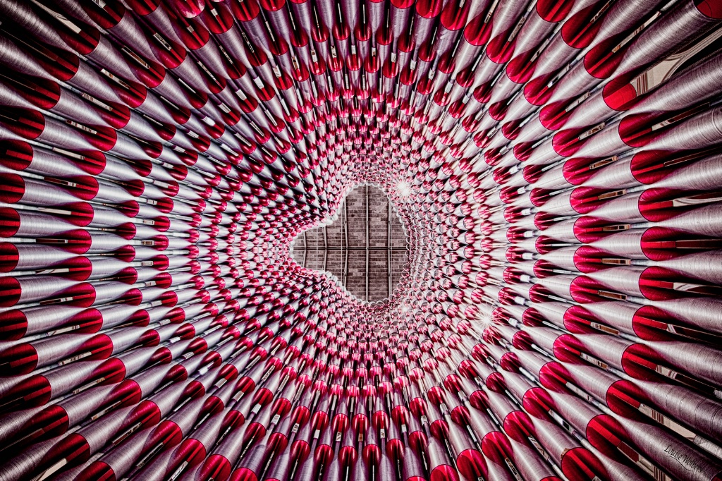 Cylinder TeePee - ID: 15434129 © Louise Wolbers