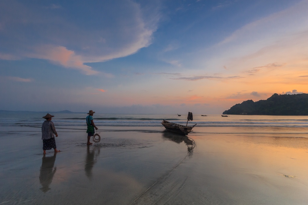 Sunset of Gaw yan gyi island