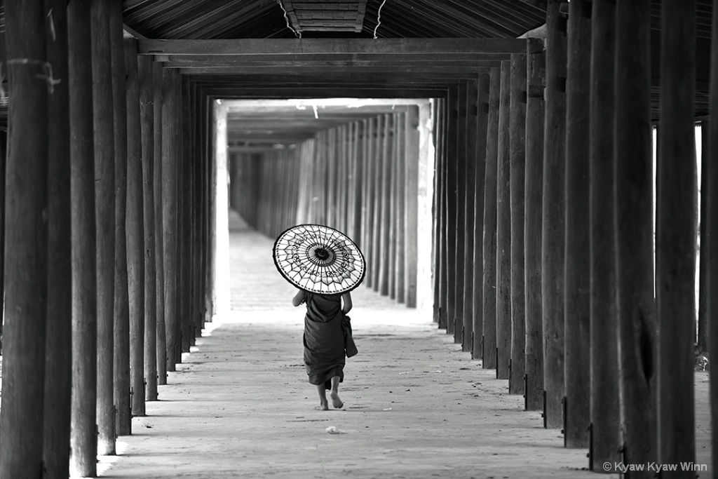 Way to Monastery - ID: 15442192 © Kyaw Kyaw Winn