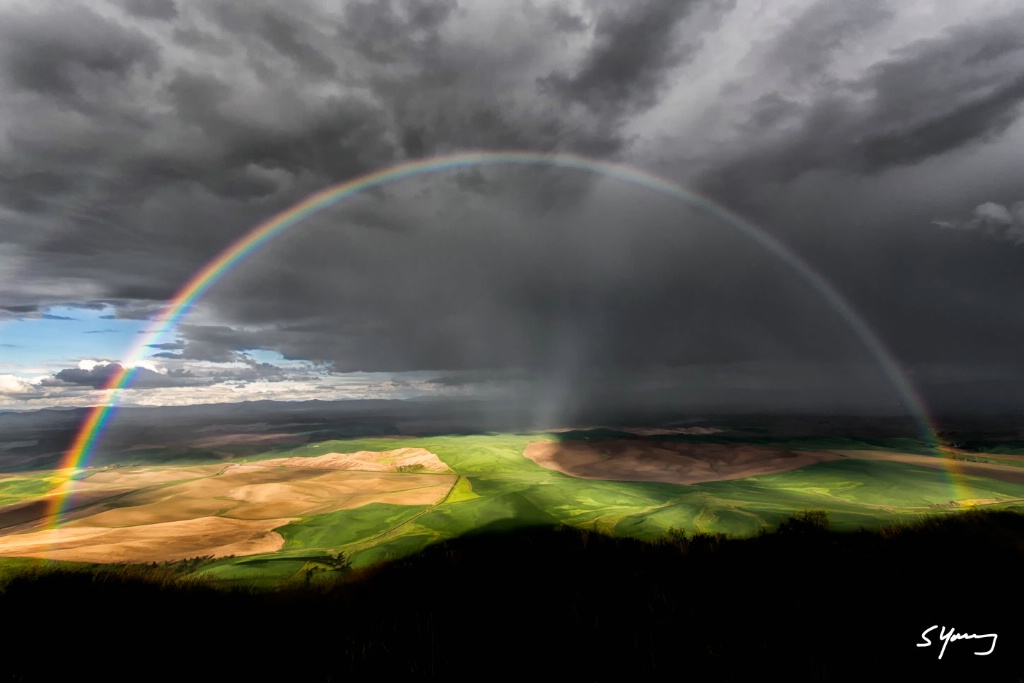 Rainbow Arch; Steptoe Butte, WA - ID: 15443532 © Richard S. Young