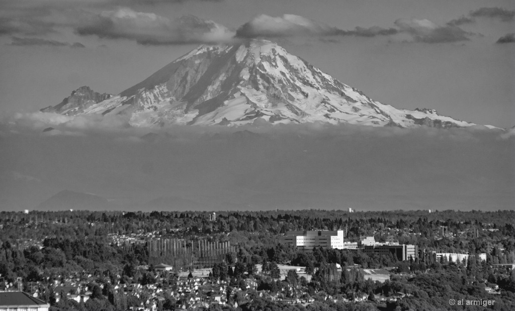 MT RAINER from the Needle in Seattle DSC 0519BWweb