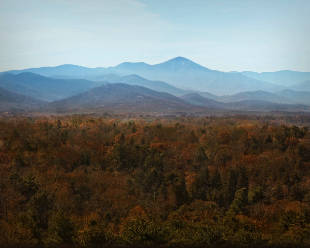 Autumn in the Smoky's - ID: 15448039 © Susan Johnson