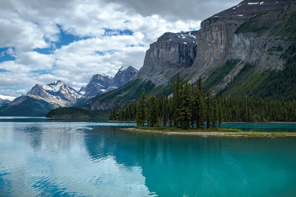 Moraine Lake & Spirit Island 