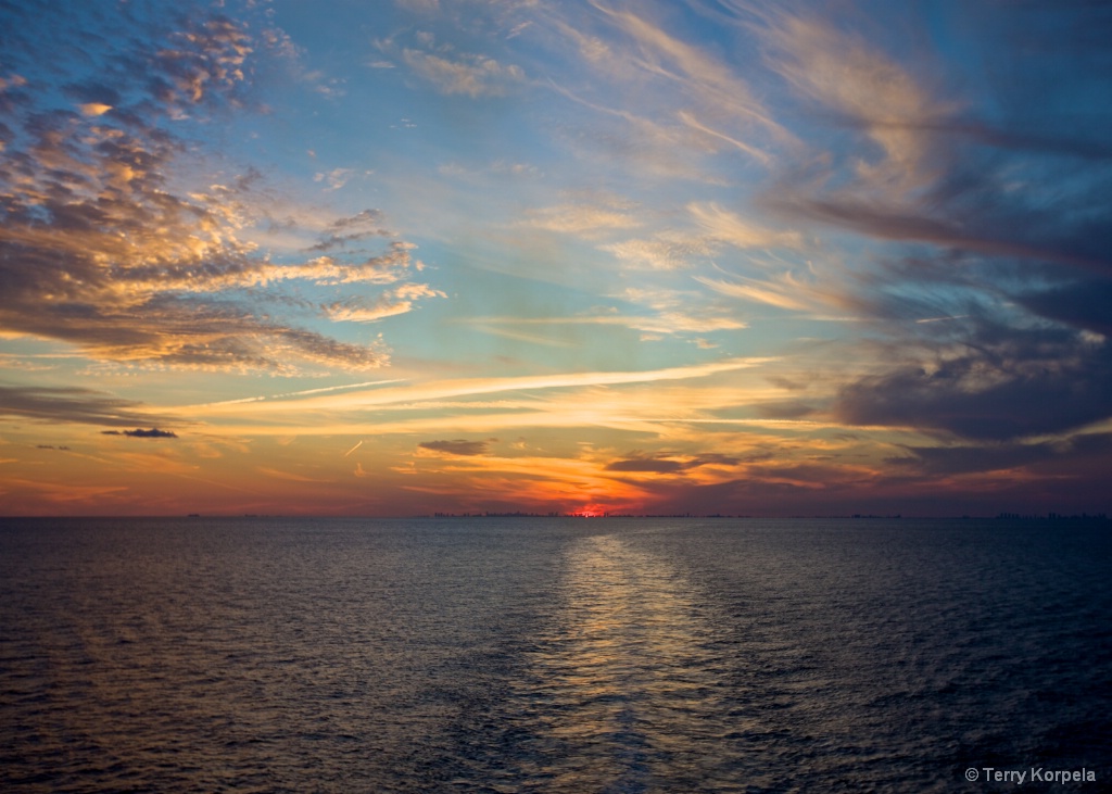 Leaving Miami on a Cruise - ID: 15460026 © Terry Korpela