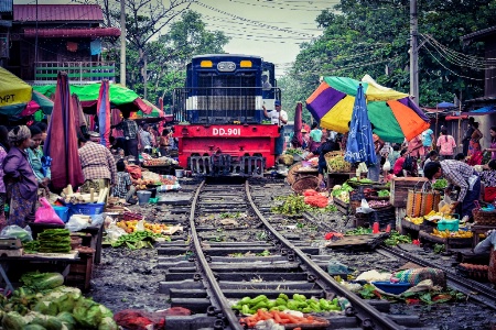 Train bazaar 