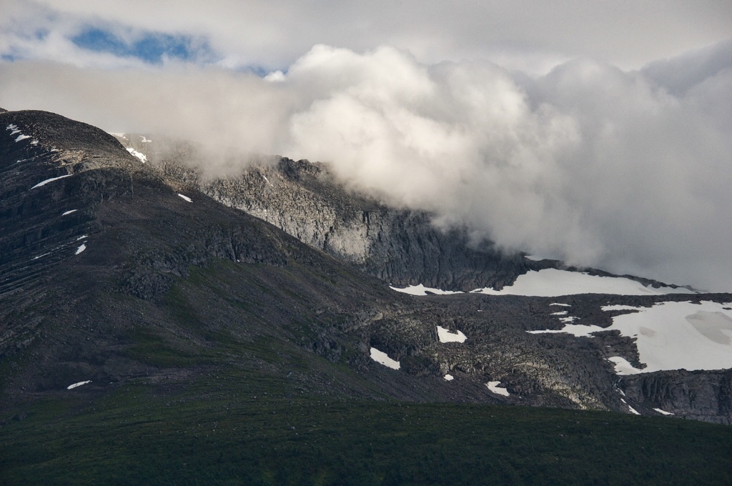 Snow, Mountain and Clouds