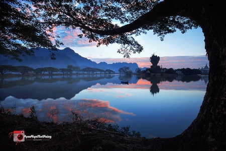 Morning light reflection 