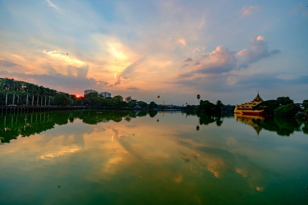 Kandawgyi Lake ,Yangon,Myanmar