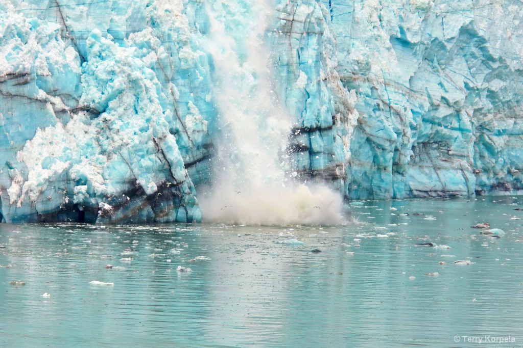 Glacier Calving - ID: 15499111 © Terry Korpela