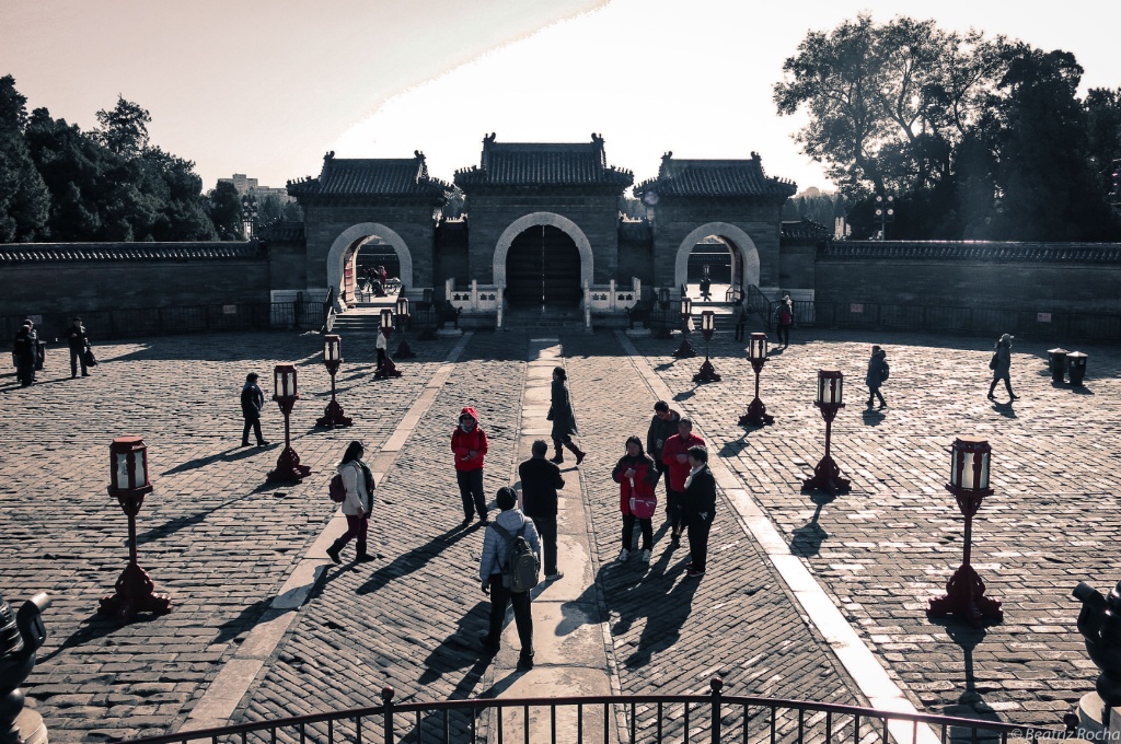 Silhouettes in Palace of Heaven  