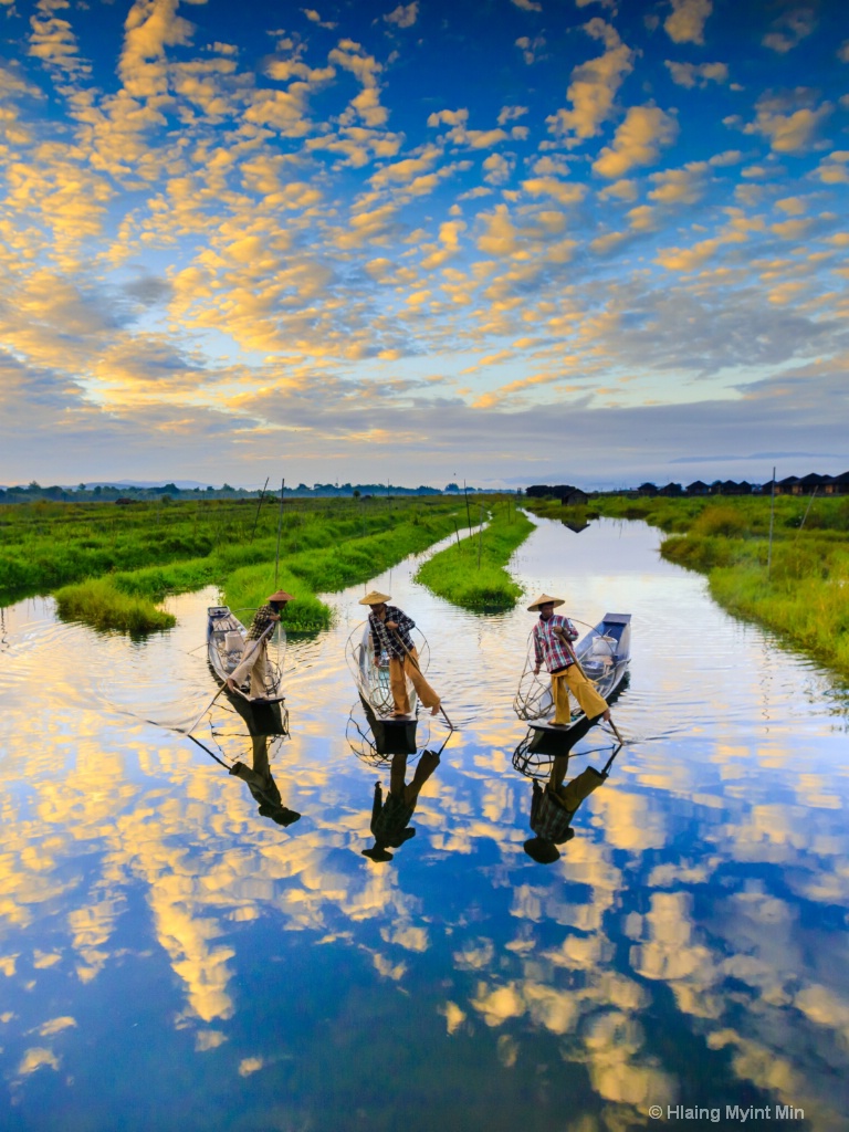 Traditional One Leg Paddling