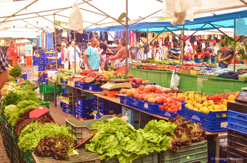 A Chat at the Market