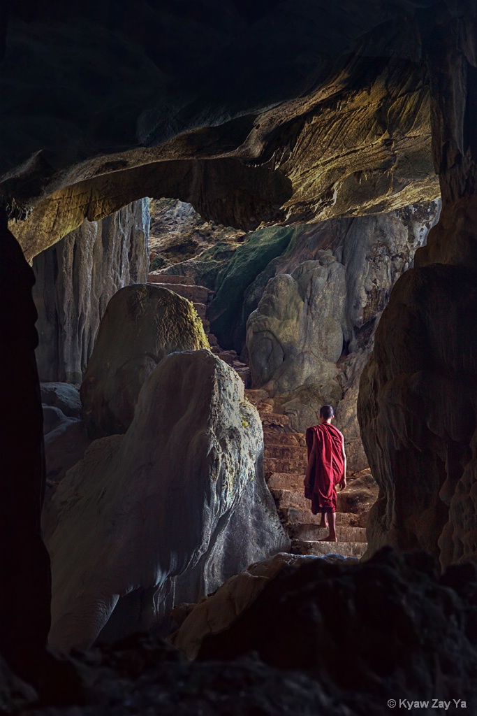 Path in the Cave