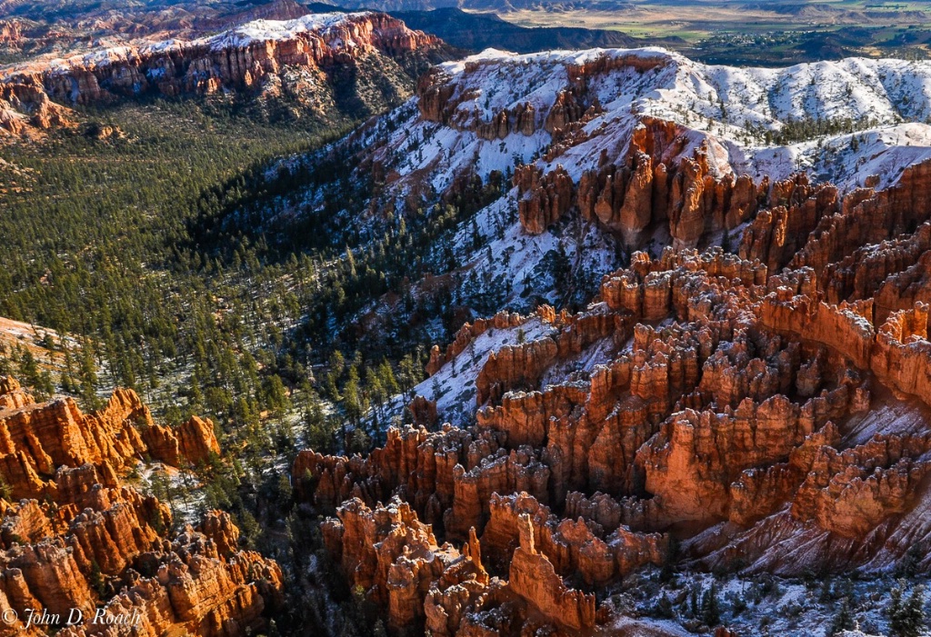 Light on Bryce Canyon - ID: 15509335 © John D. Roach