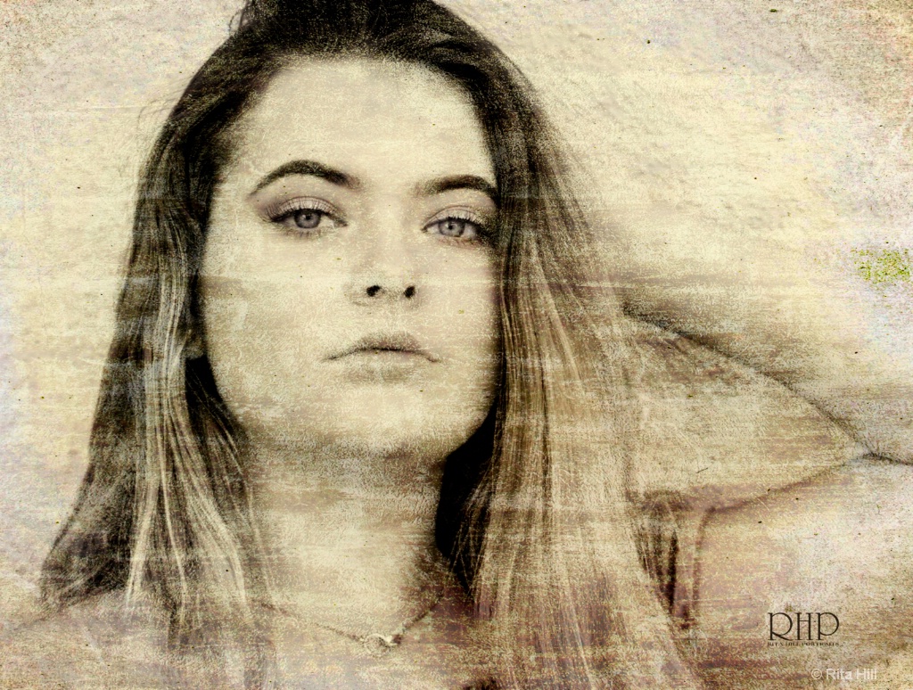 McKenzie in Grunge - ID: 15524426 © Rita Hill
