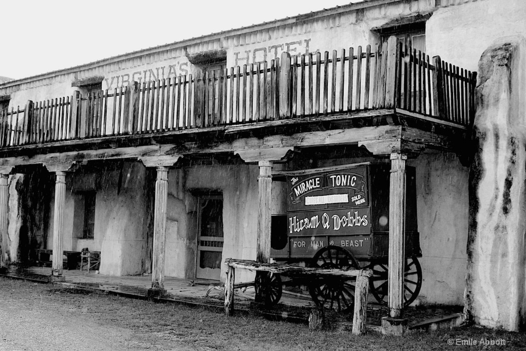 Virginia's Hotel - ID: 15535256 © Emile Abbott