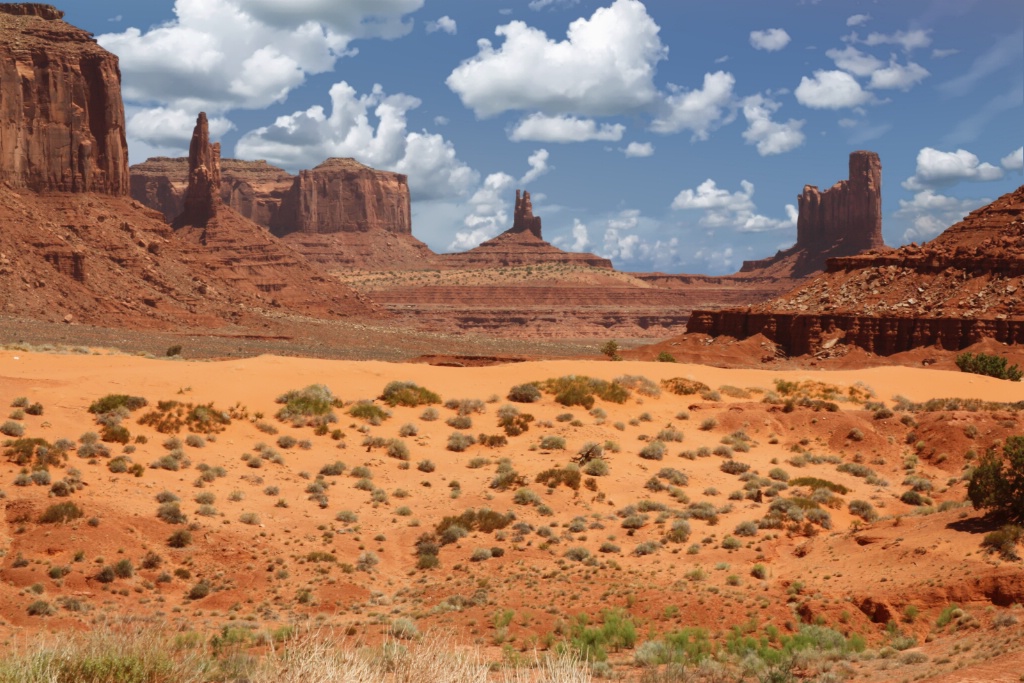 Monument Valley - ID: 15541869 © Tammy M. Anderson