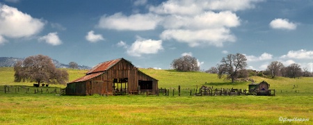 Catheys Valley Barn, CA