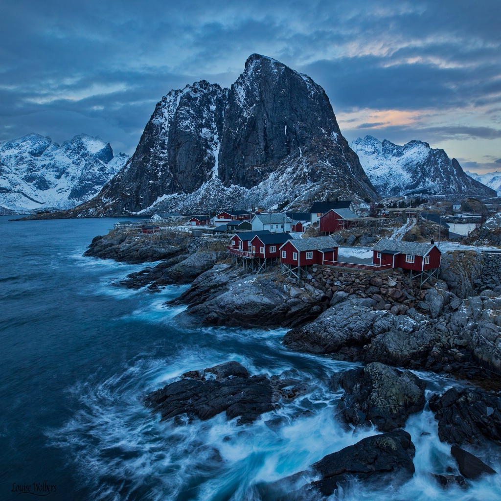 Hamnoy Rough Seas - ID: 15549103 © Louise Wolbers