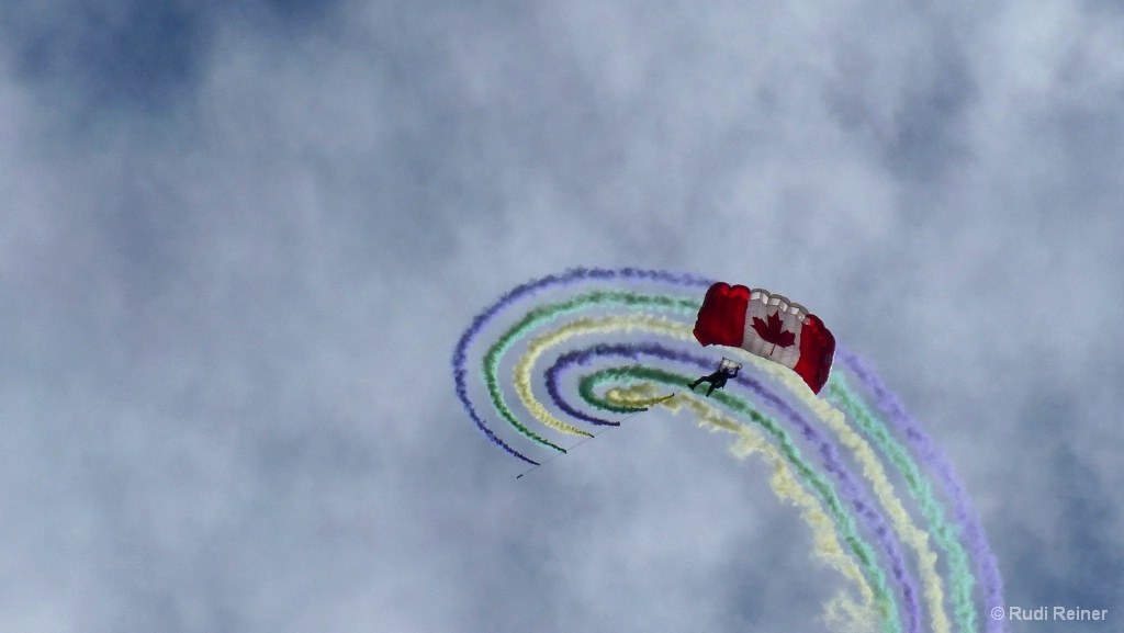 Airshow parachutist