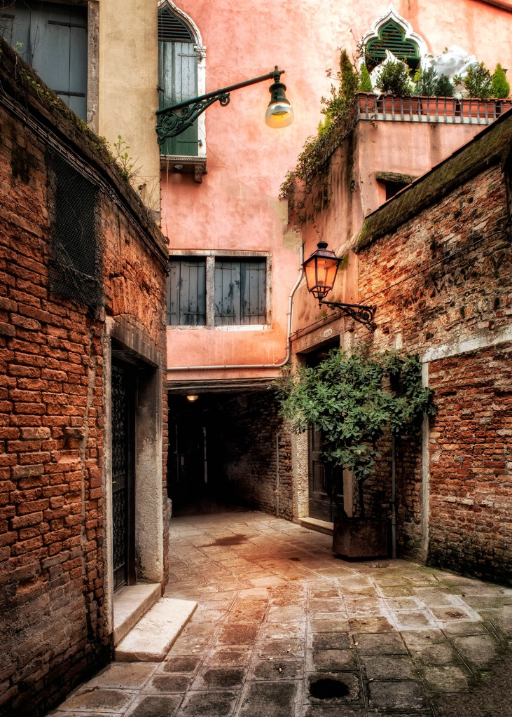 Italian Alleyway