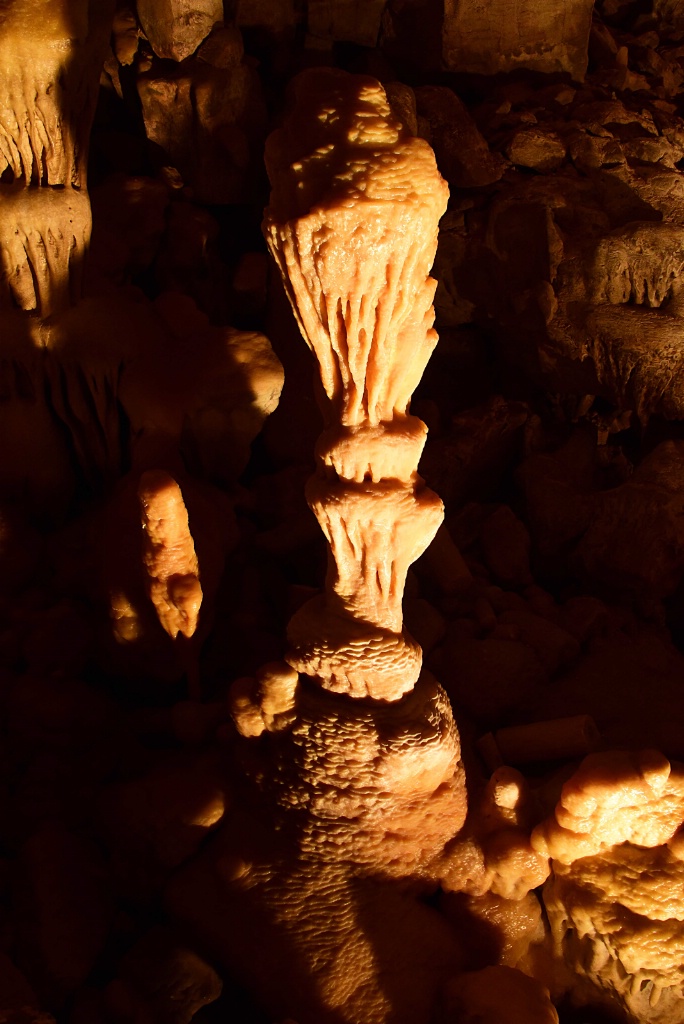 Dramatic Cavern Formations 5 - ID: 15557338 © William S. Briggs