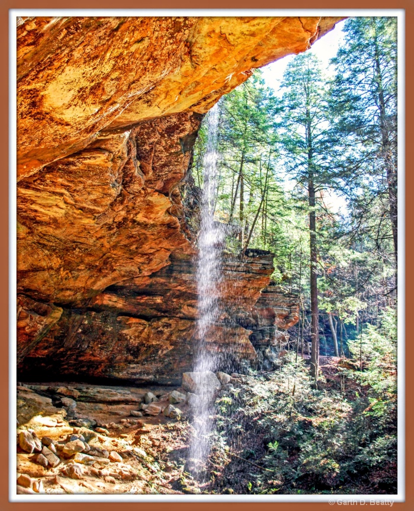 Waterfall at Ash Cave in Hocking Hills 