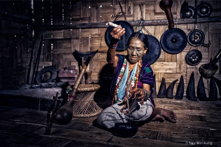 Dai Chin Women with Facial Tattoos