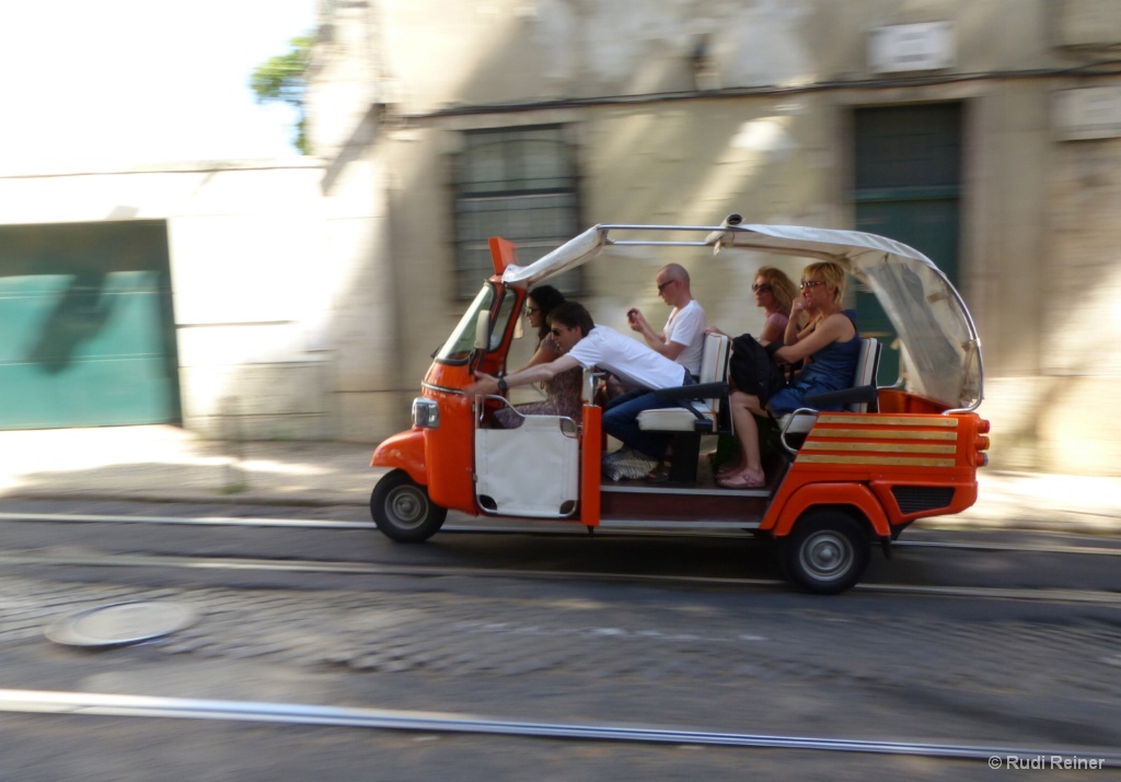 Tourists in motion, Portugal