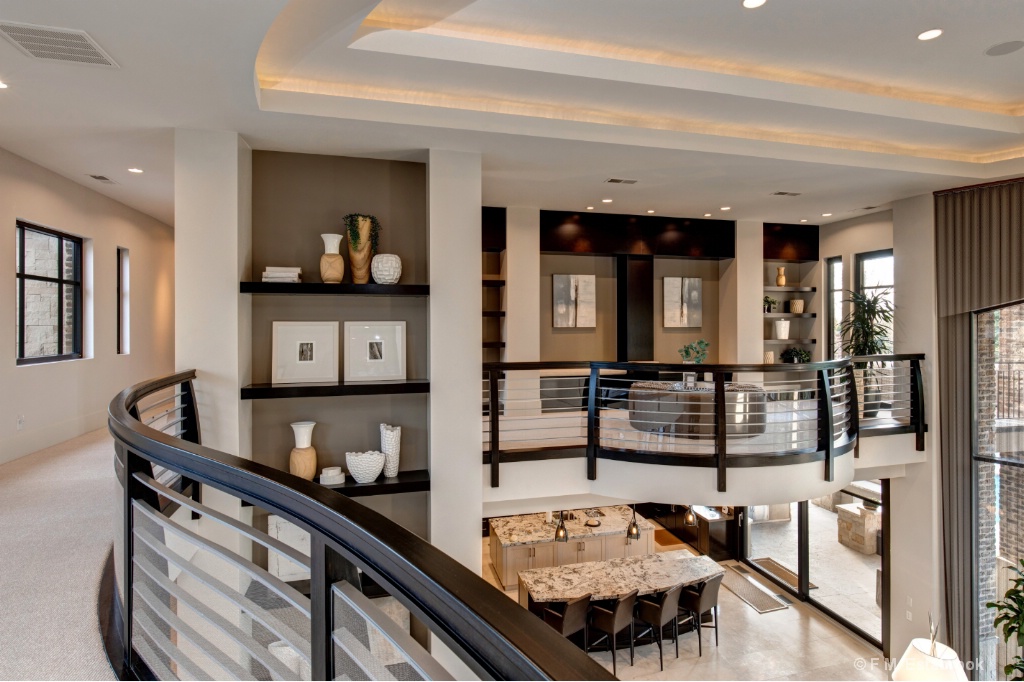Real Estate 2018 394 - ID: 15578518 © F M. Estabrook