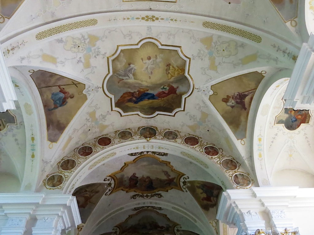 Ceiling St. Peter - ID: 15580158 © Emile Abbott