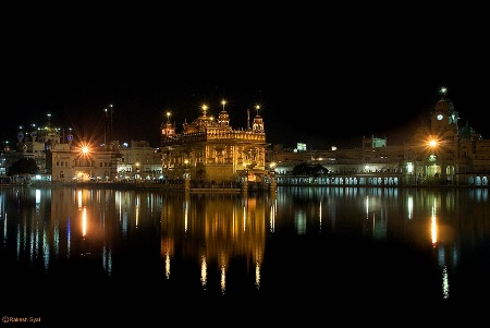 GOLDEN TEMPLE AT NIGHT