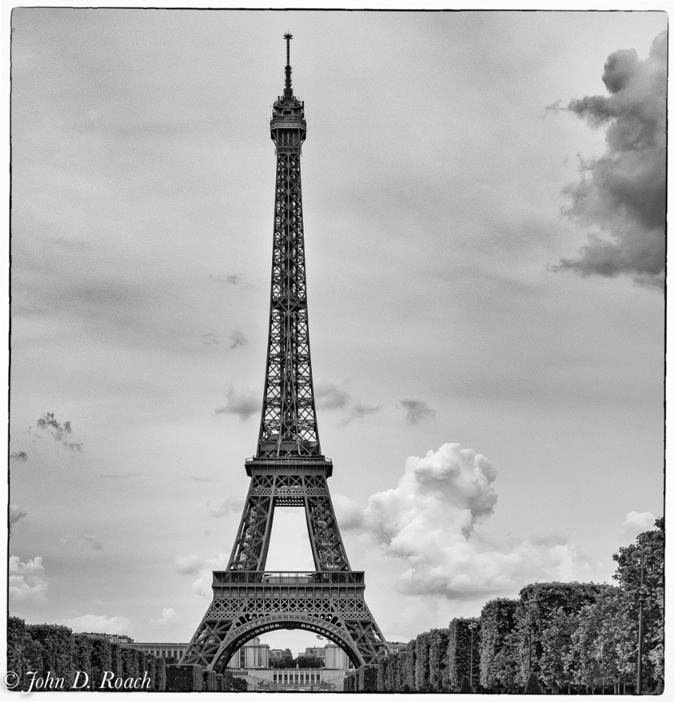 Eiffel Tower Paris - ID: 15582323 © John D. Roach