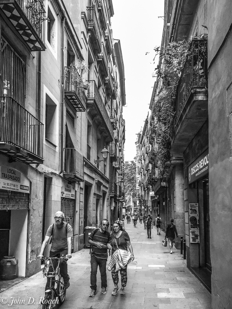 A Street in Barcelona - ID: 15582339 © John D. Roach