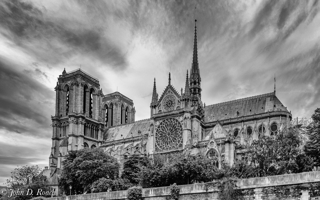 Notre Dame seen from the Seine River - ID: 15586862 © John D. Roach