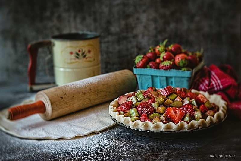 Summer Classic ~ Strawberry-Rhubarb Pie