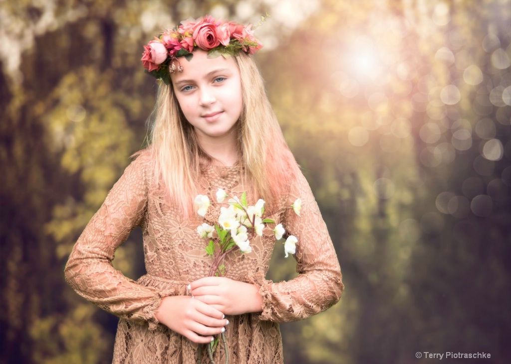 Flower Girl - ID: 15589313 © Terry Piotraschke