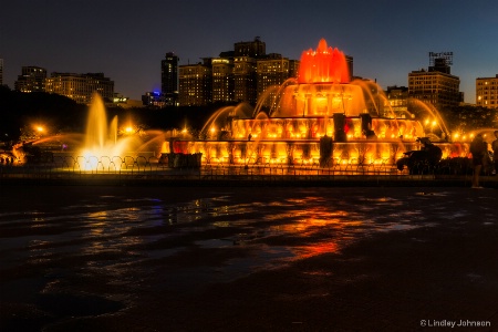Buckingham Fountain as Night Falls