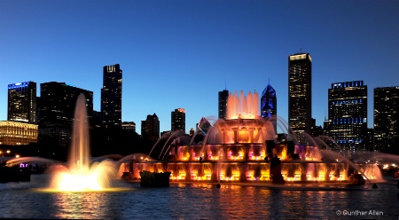 Buckingham Fountain at twilight