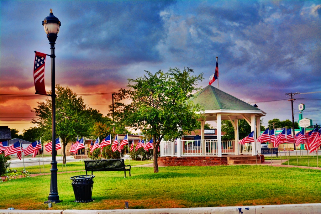 ---------"July 4th On The Square"--------