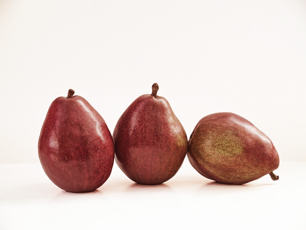 Red Pears - ID: 15611379 © Susan Johnson