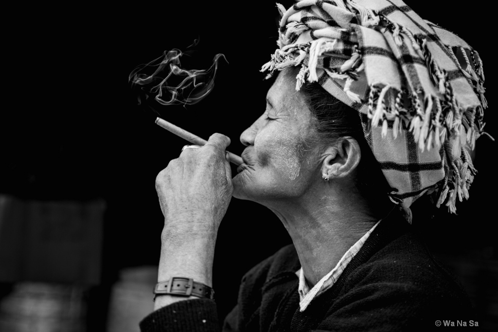 Smoking Paoh tribe.
