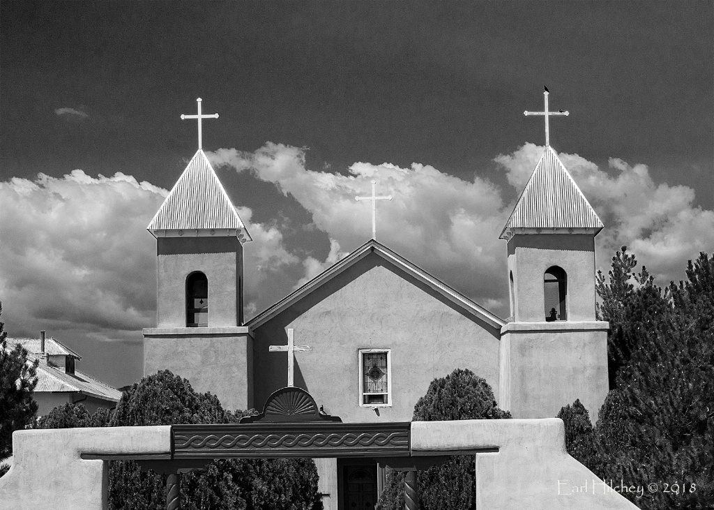 Churches on the high road to Taos - ID: 15616482 © Earl Hilchey