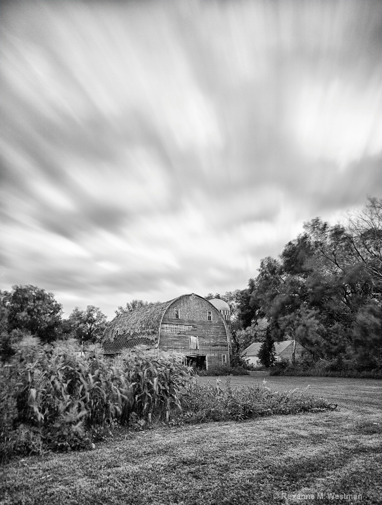 Abandoned barn as time passes by - North Dakota