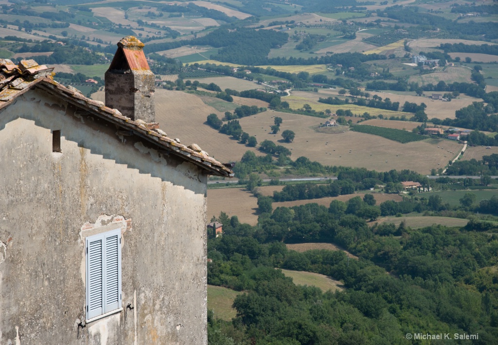 Todi - ID: 15621156 © Michael K. Salemi