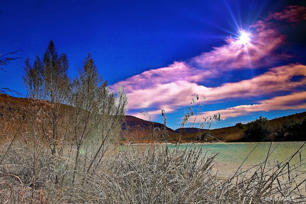 Sunburst in the sky - ID: 15626064 © Emile Abbott