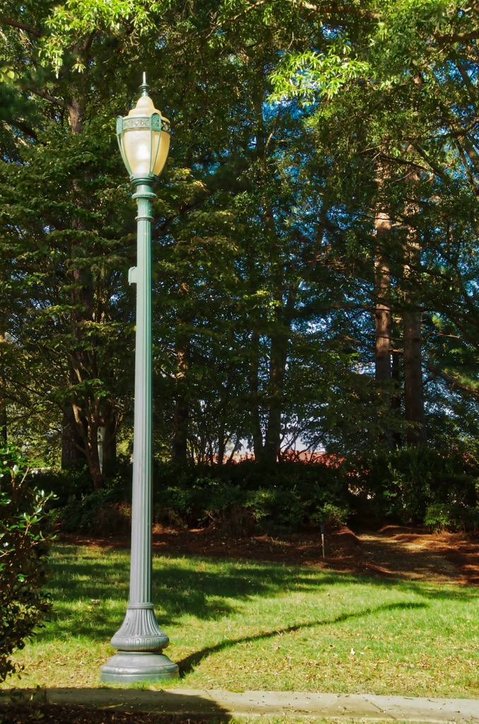 Granite Bank Lamp Post